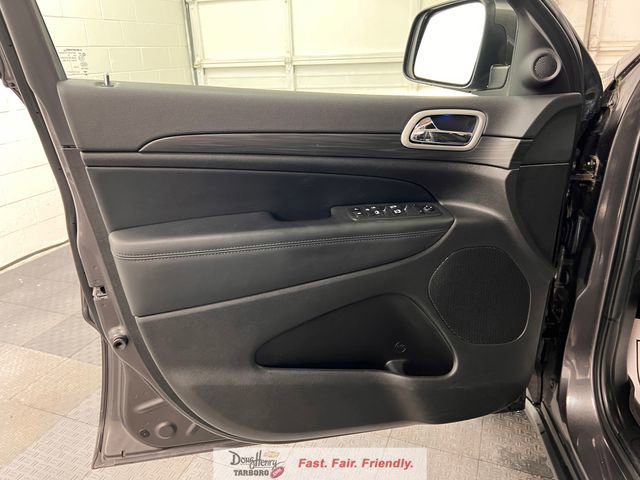 Used 2021 Jeep Grand Cherokee Laredo RWD image 28