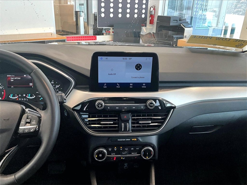 Used 2022 Ford Escape SE w/ Cold Weather Package image 18