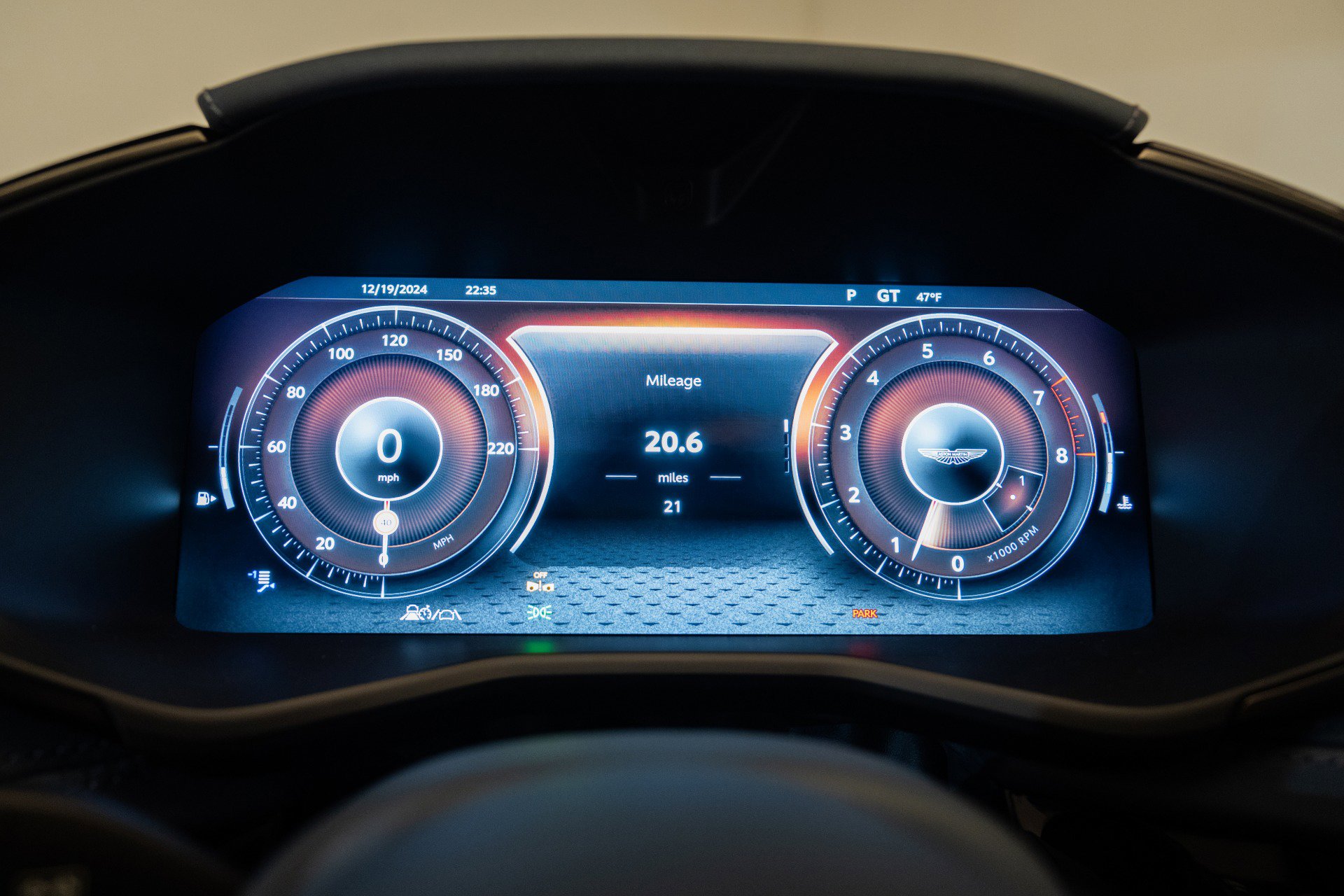 Used 2025 Aston Martin DBX 707 image 5