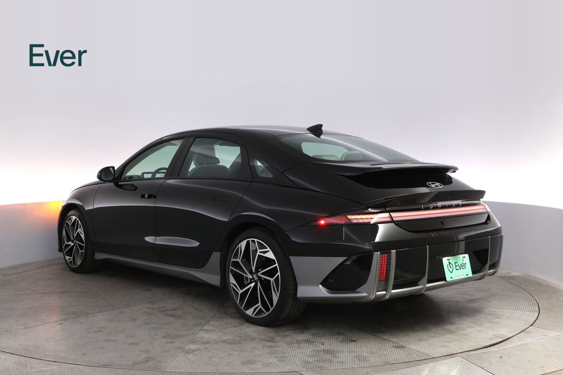 Used 2024 Hyundai Ioniq 6 SEL image 17