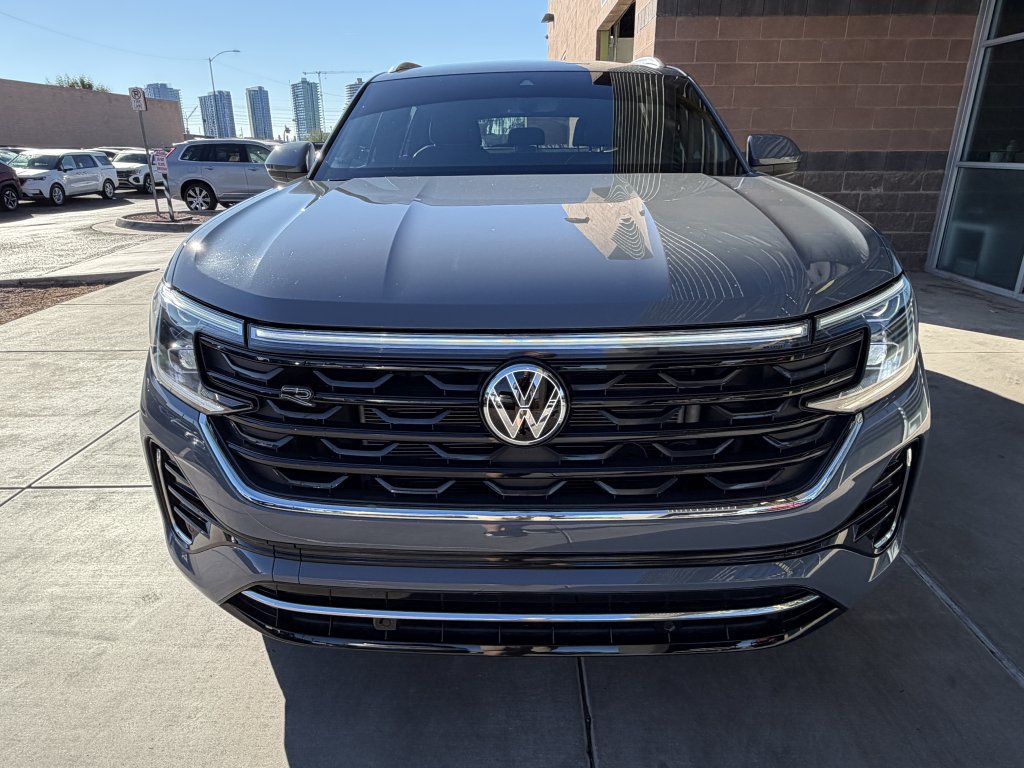 Used 2024 Volkswagen Atlas Cross Sport SEL R-Line w/ Adventure Package AWD/4WD image 10