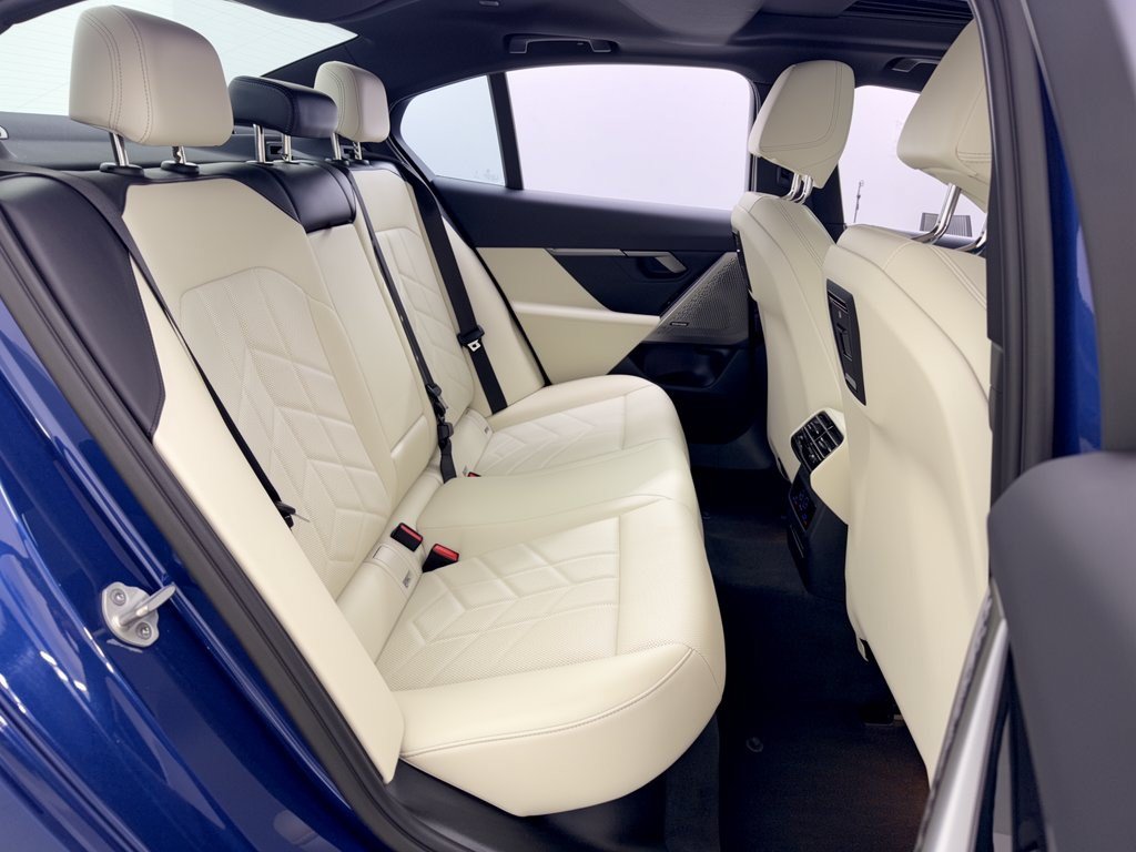 Certified 2026 BMW 530i RWD image 29