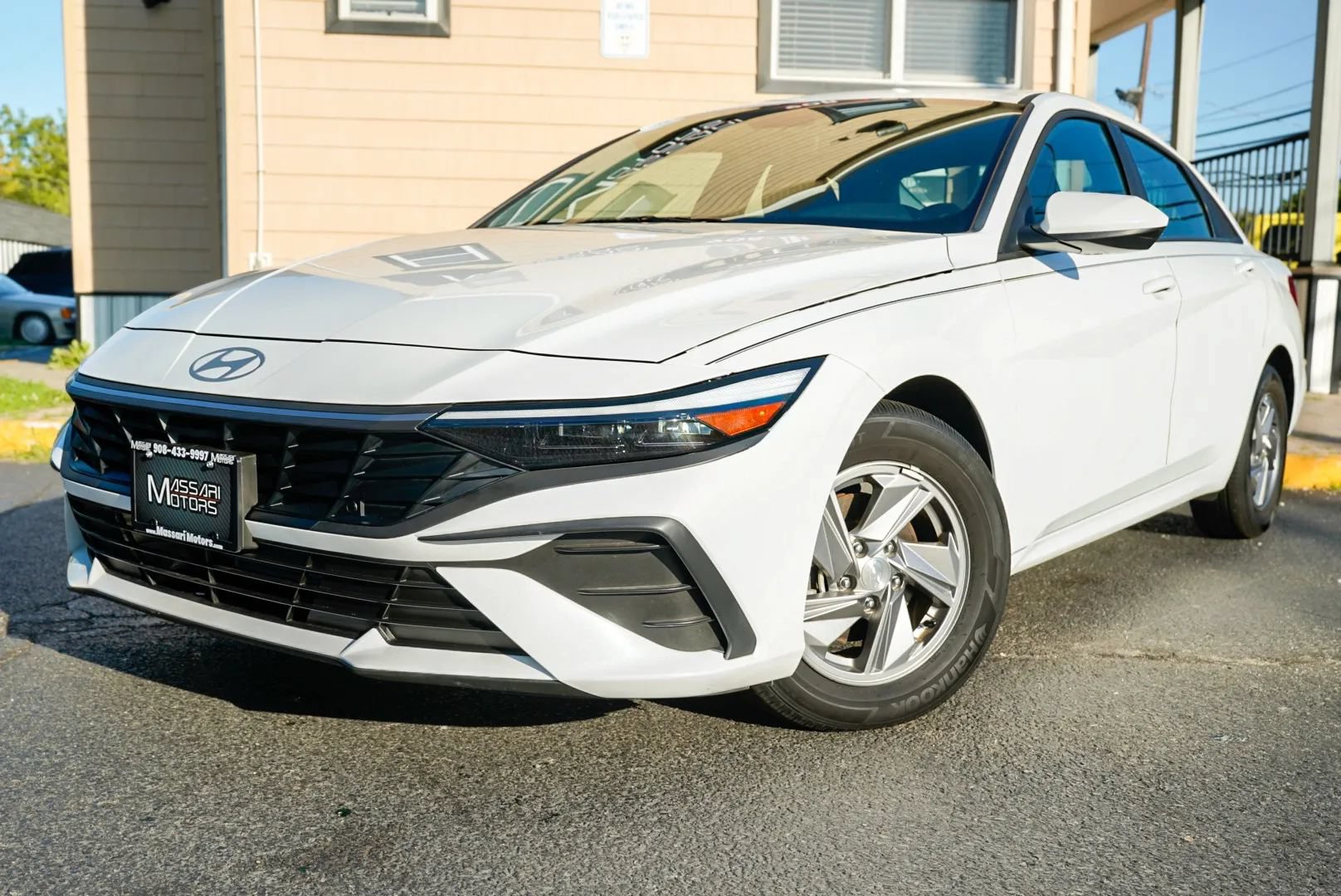 Used 2025 Hyundai Elantra SE FWD image 9