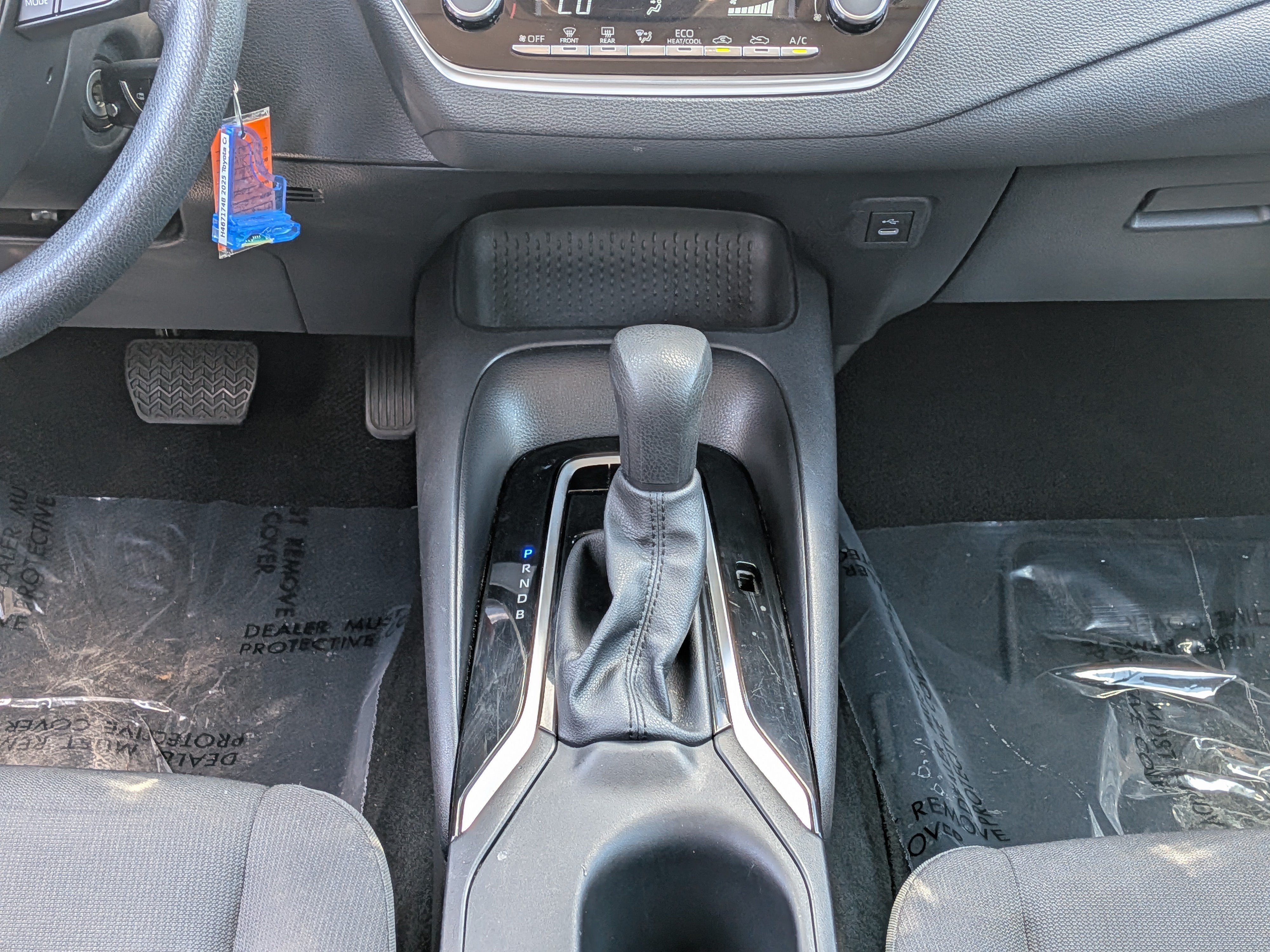 Used 2025 Toyota Corolla LE FWD image 19