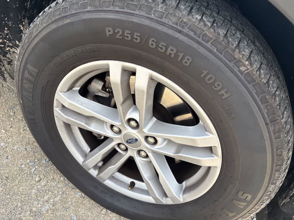 Used 2020 Ford Explorer XLT w/ Equipment Group 202A RWD image 4