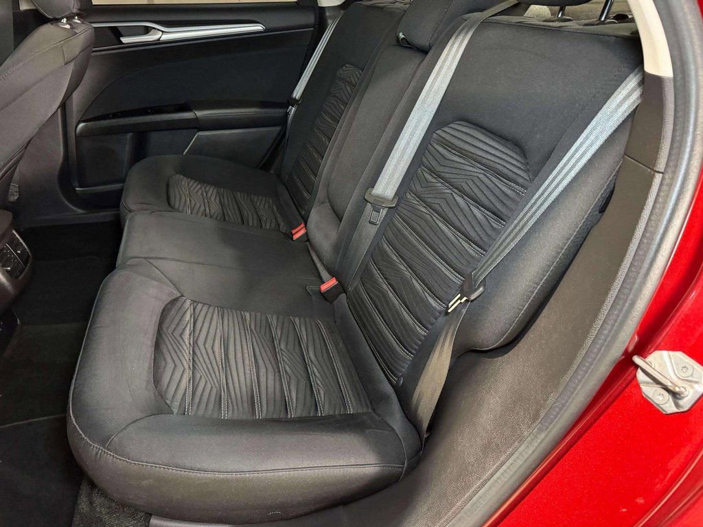 Used 2016 Ford Fusion SE image 21