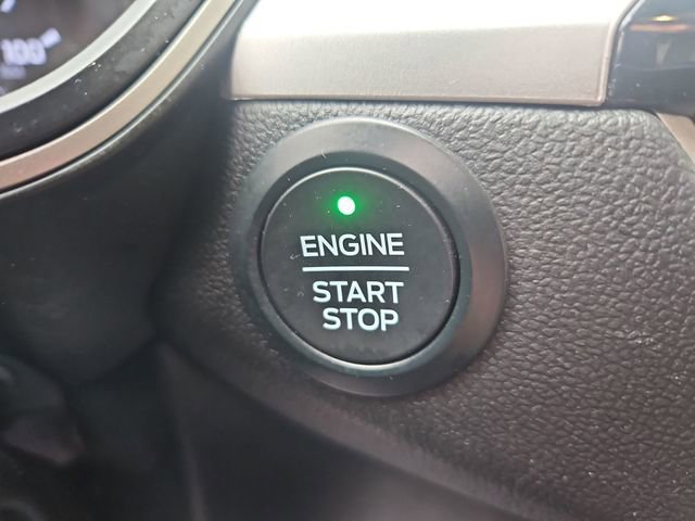 Used 2020 Ford Escape SE image 17