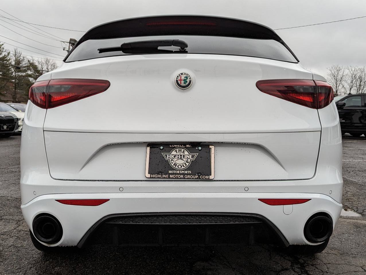 Used 2022 Alfa Romeo Stelvio Veloce image 9