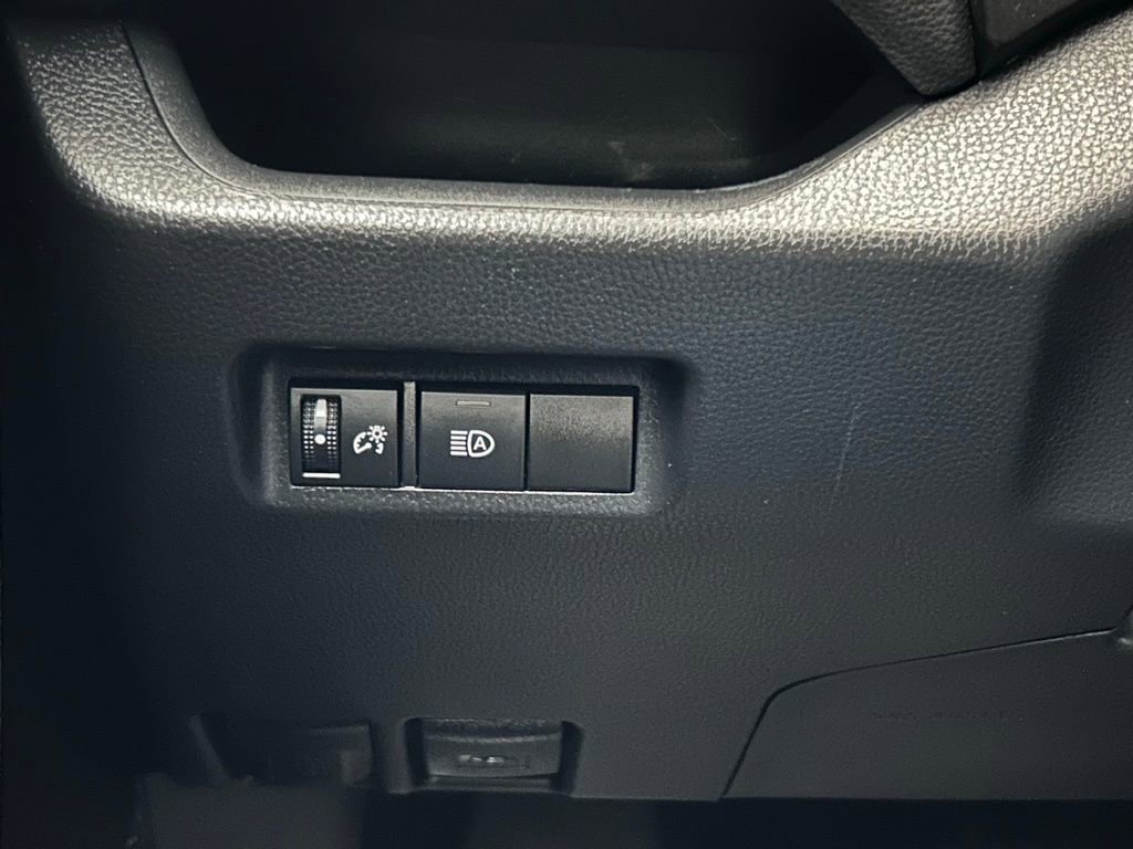 Used 2019 Toyota RAV4 XLE image 19