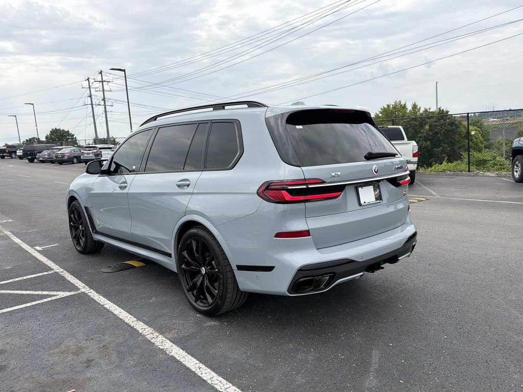 Used 2023 BMW X7 M60i w/ Executive Package AWD/4WD image 5