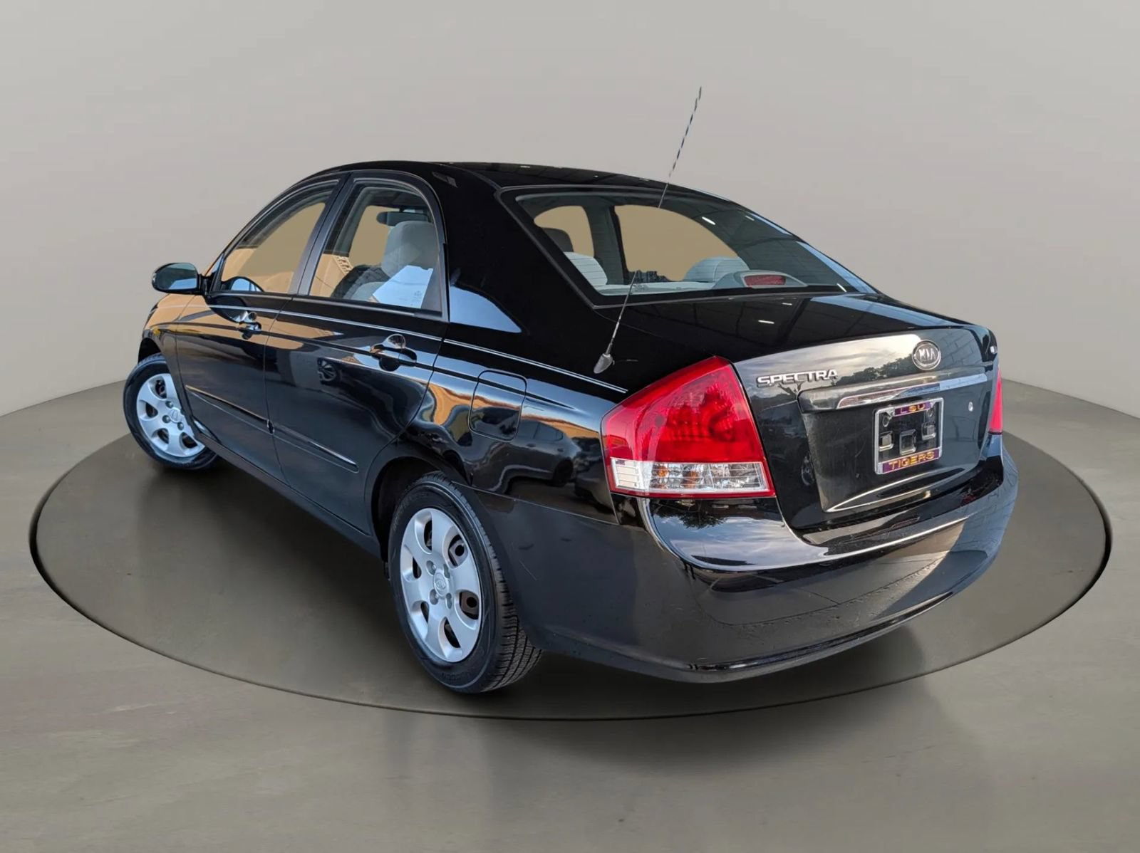 Used 2007 Kia Spectra EX FWD image 3