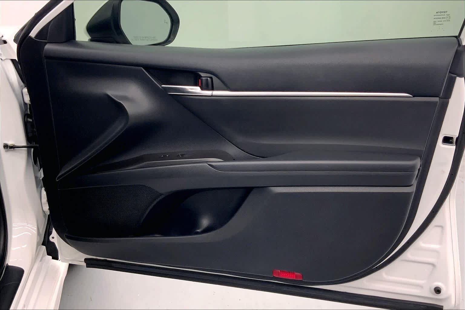 Used 2022 Toyota Camry SE FWD image 9