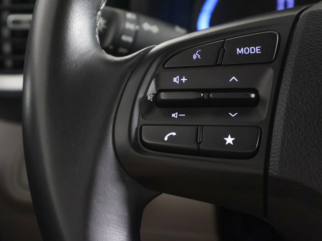 Certified 2026 Hyundai Venue SEL FWD image 35