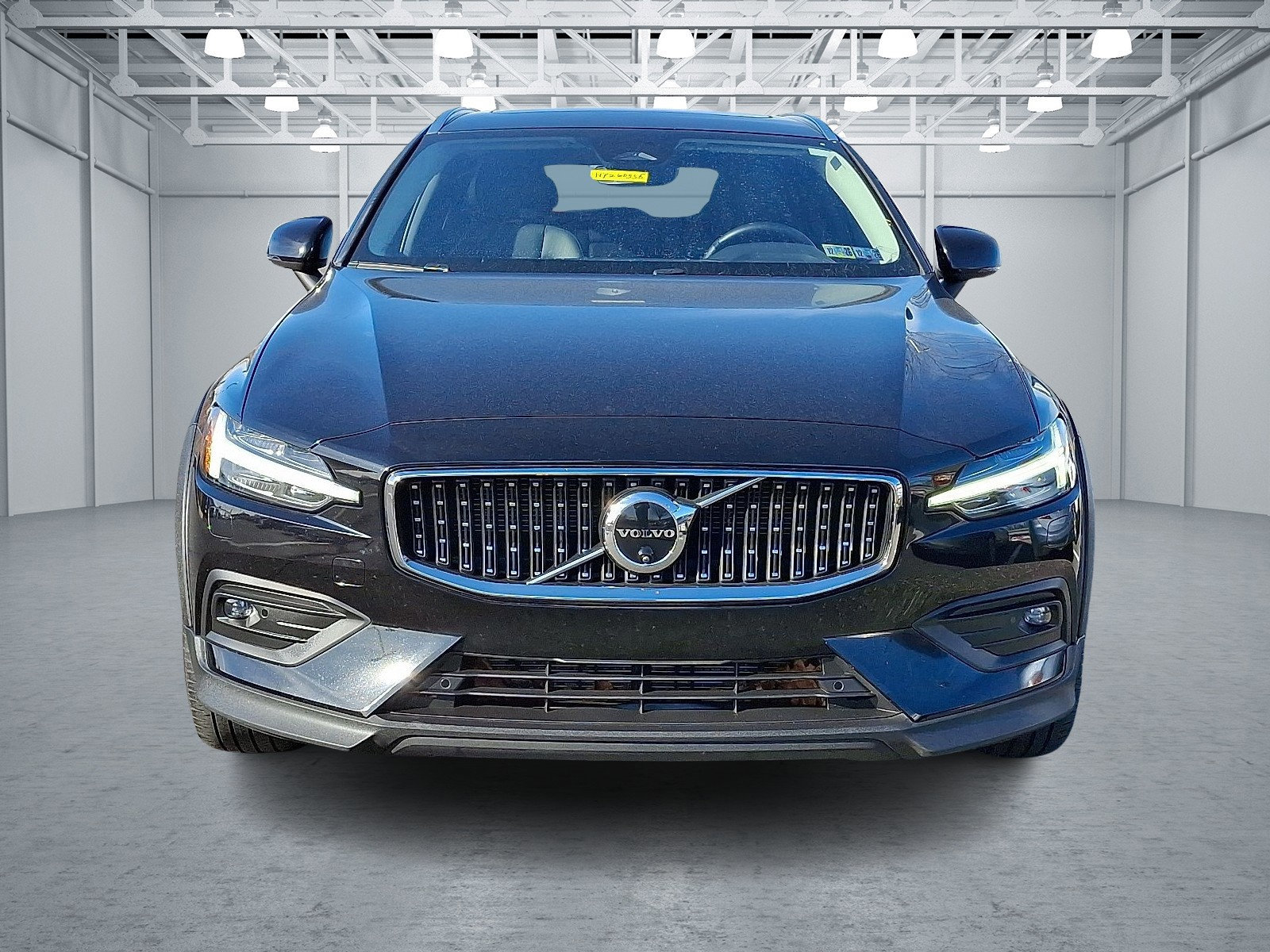 Used 2024 Volvo V60 B5 Cross Country Plus w/ Protection Package Premier image 2