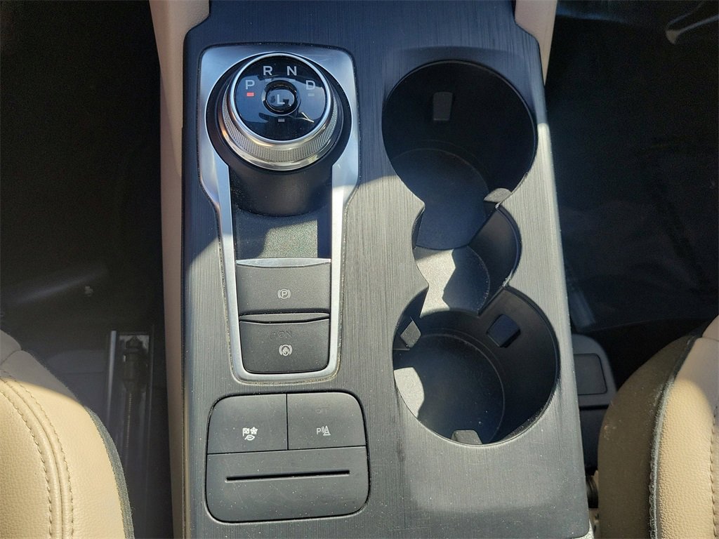 Used 2022 Ford Escape Titanium image 28