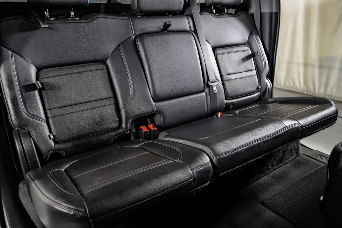 Used 2022 GMC Sierra 3500 Denali w/ Denali Ultimate Package AWD/4WD image 32