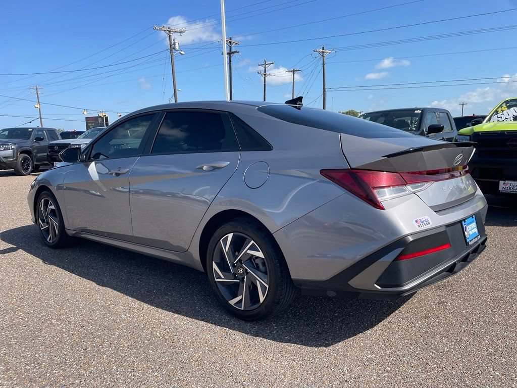 Used 2025 Hyundai Elantra Sport FWD image 5