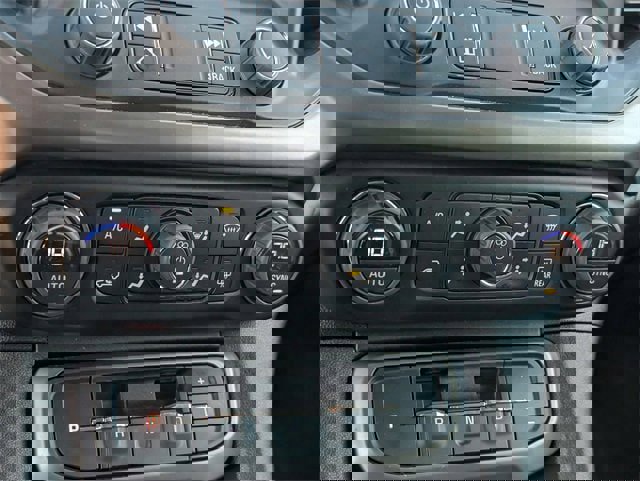 Used 2023 GMC Acadia AT4 w/ Technology Package image 15