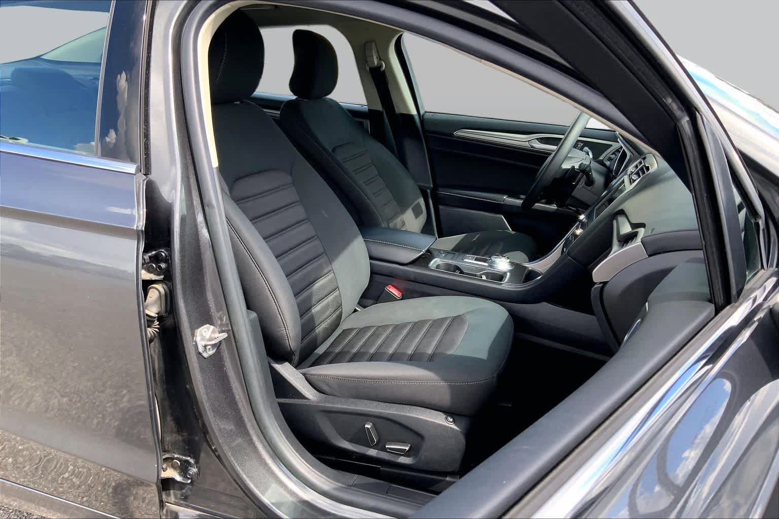 Certified 2019 Ford Fusion SE FWD image 8