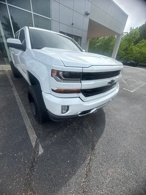 Used 2018 Chevrolet Silverado 1500 LT w/ All Star Edition AWD/4WD image 2