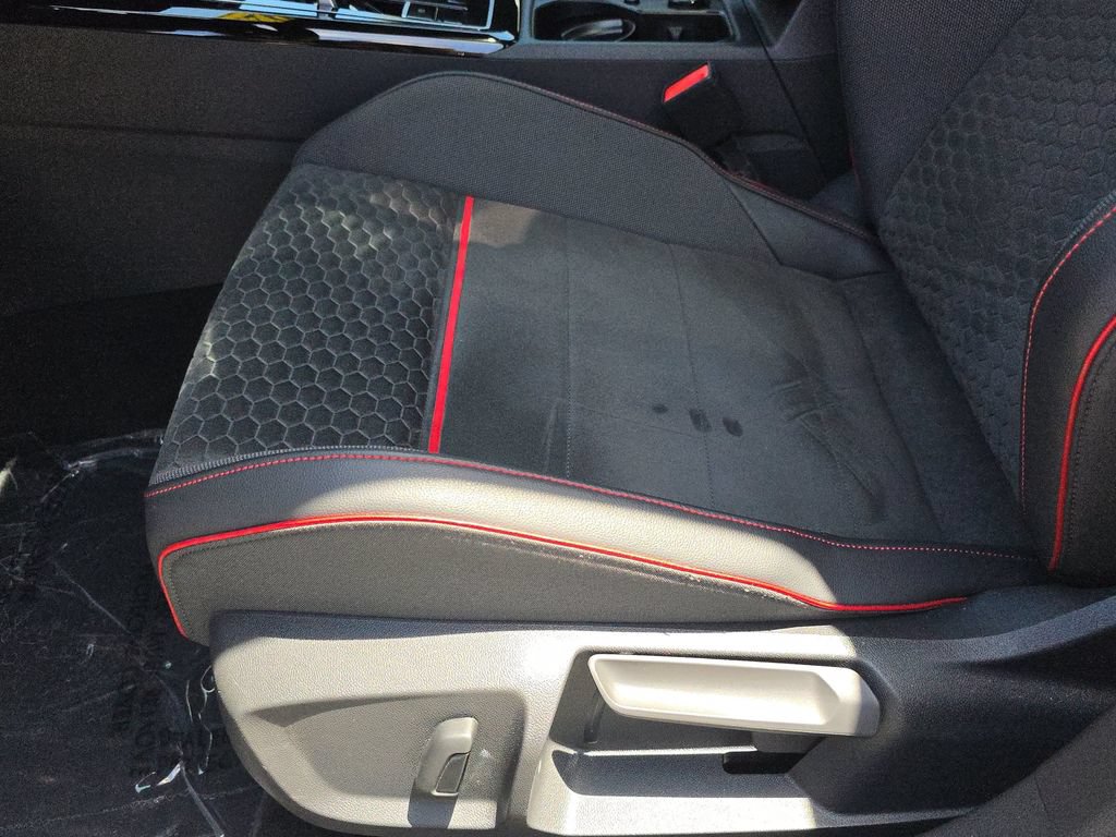 Used 2025 Volkswagen GTI SE FWD image 20