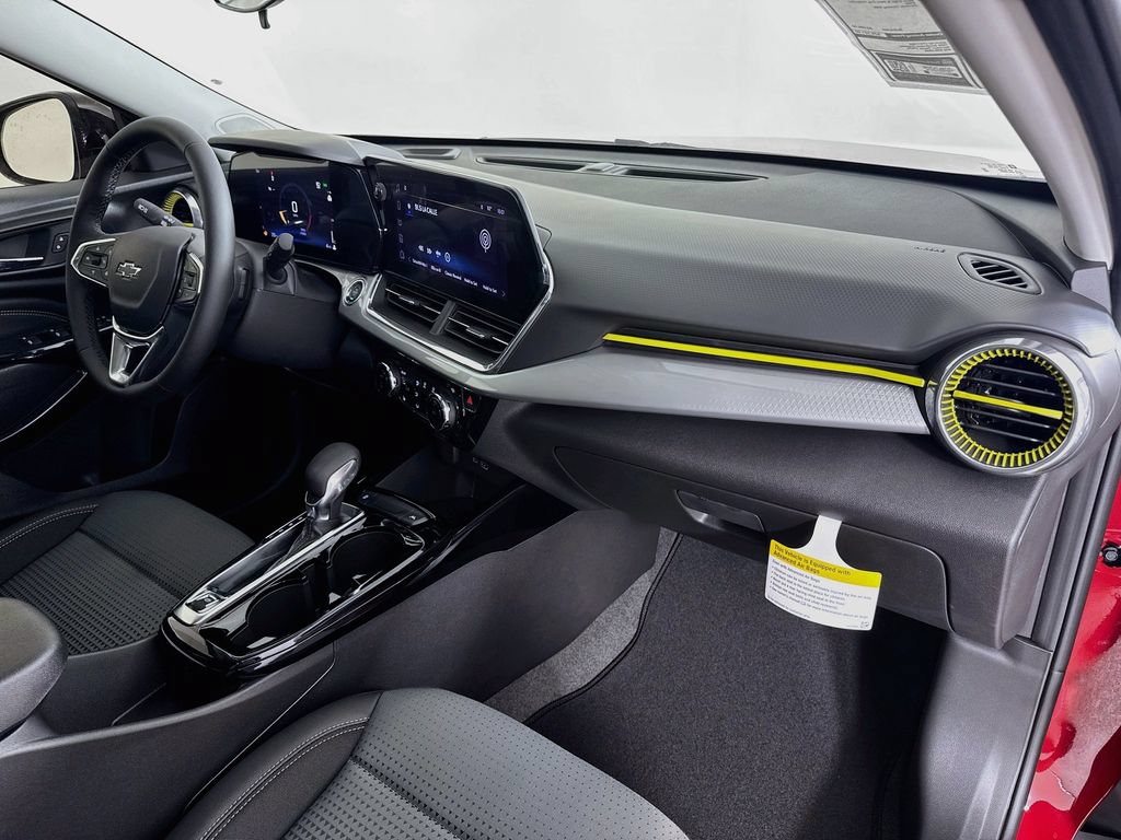 New 2026 Chevrolet Trax LT w/ Midnight Edition FWD image 29