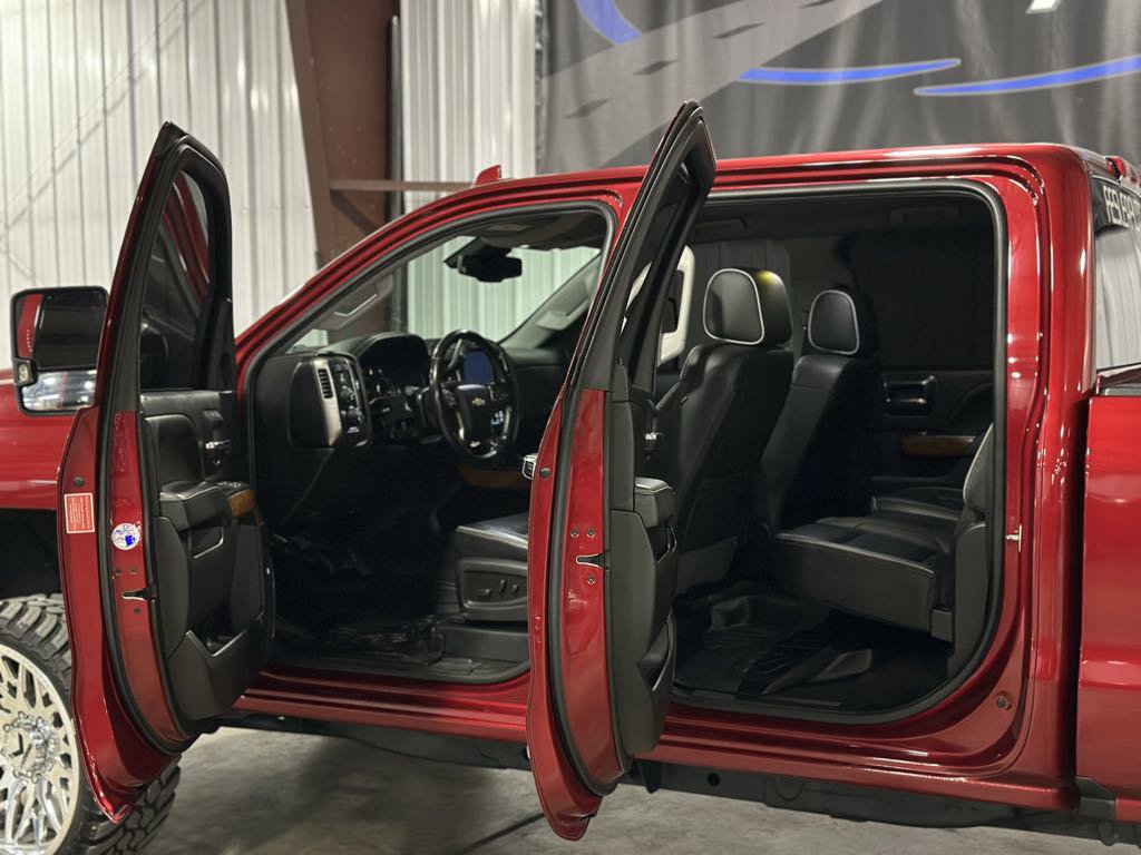 Used 2018 Chevrolet Silverado 2500 High Country w/ Duramax Plus Package image 12