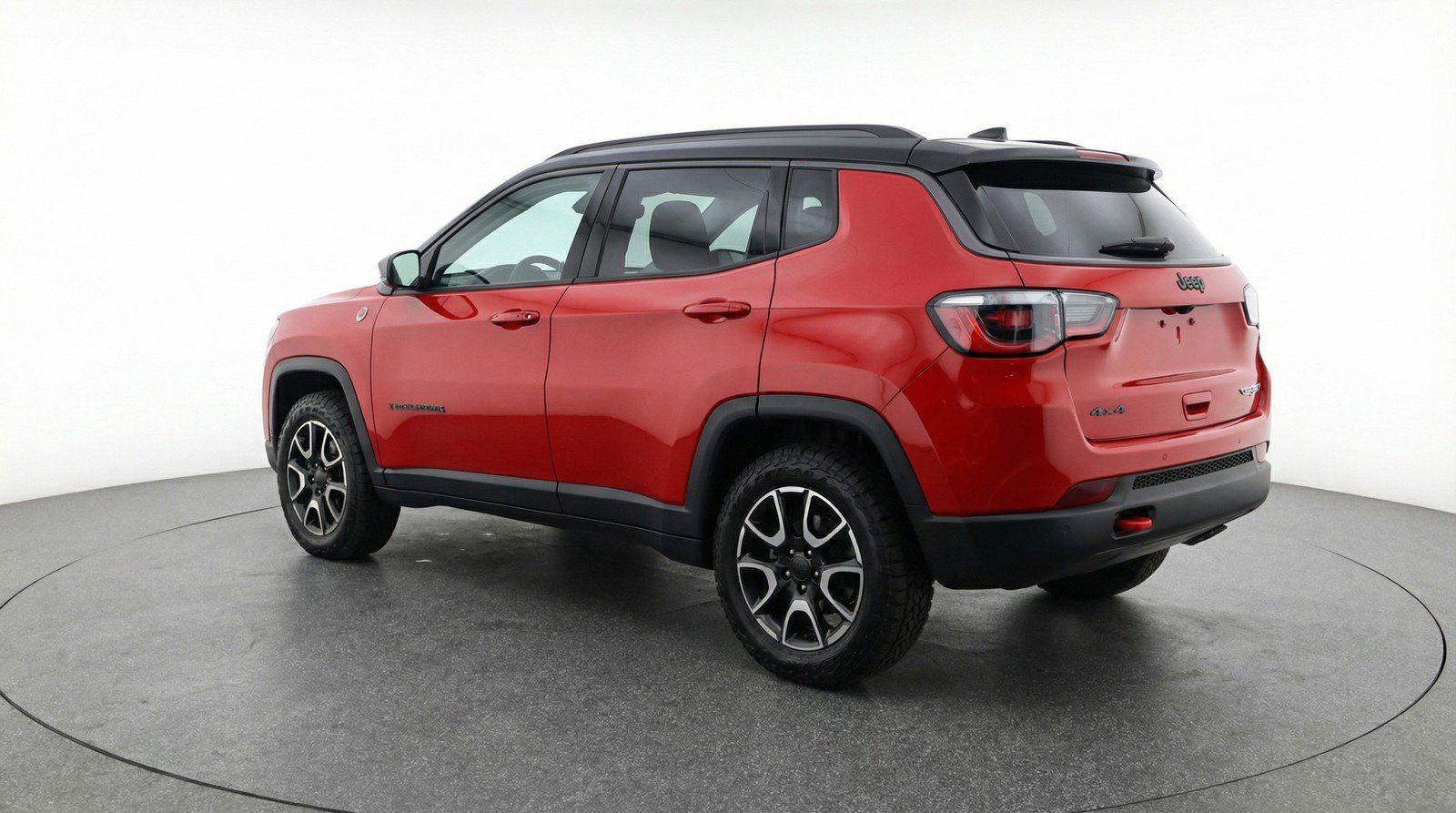 Used 2025 Jeep Compass Trailhawk image 6