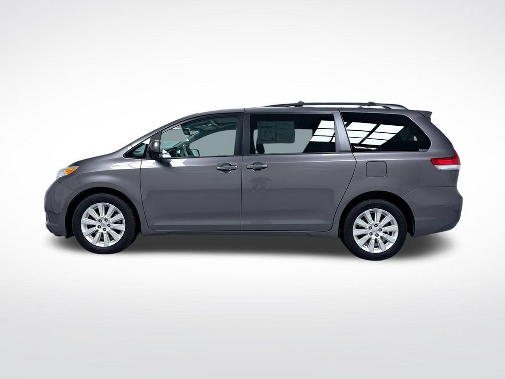 Used 2014 Toyota Sienna XLE AWD/4WD image 11