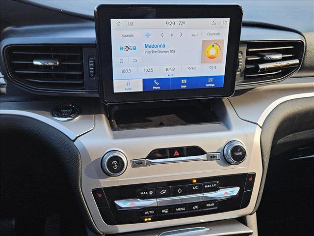 Used 2022 Ford Explorer XLT image 12