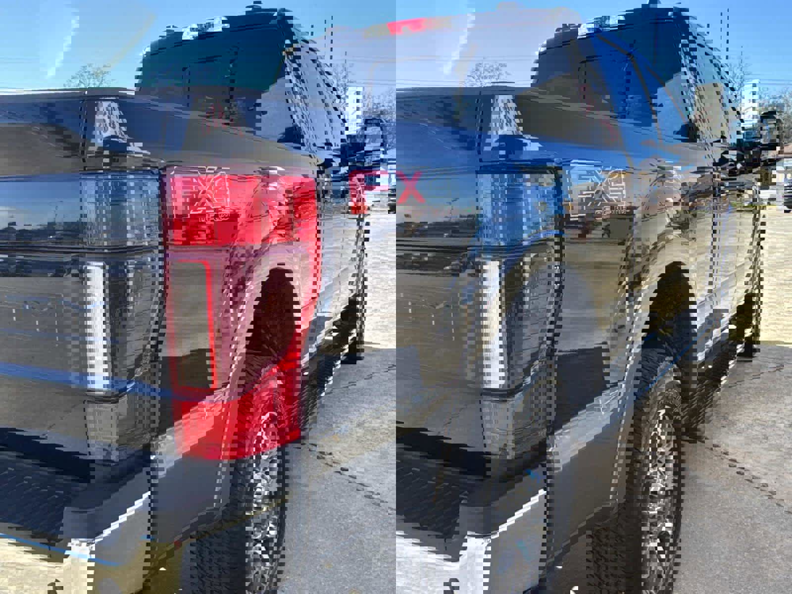 Used 2022 Ford F250 Lariat w/ Lariat Ultimate Package image 13