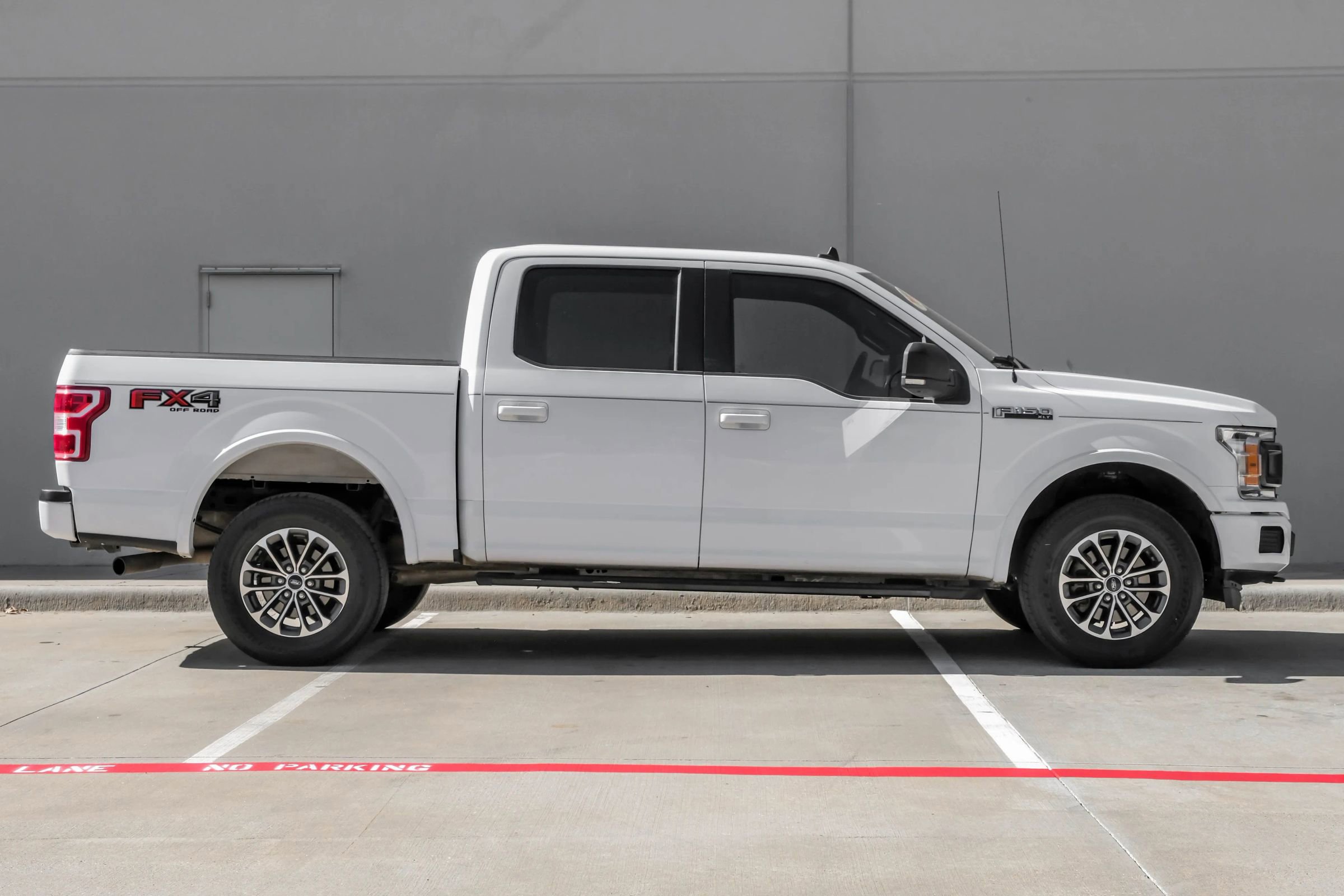 Used 2022 Ford F150 XLT w/ XTR Package image 2