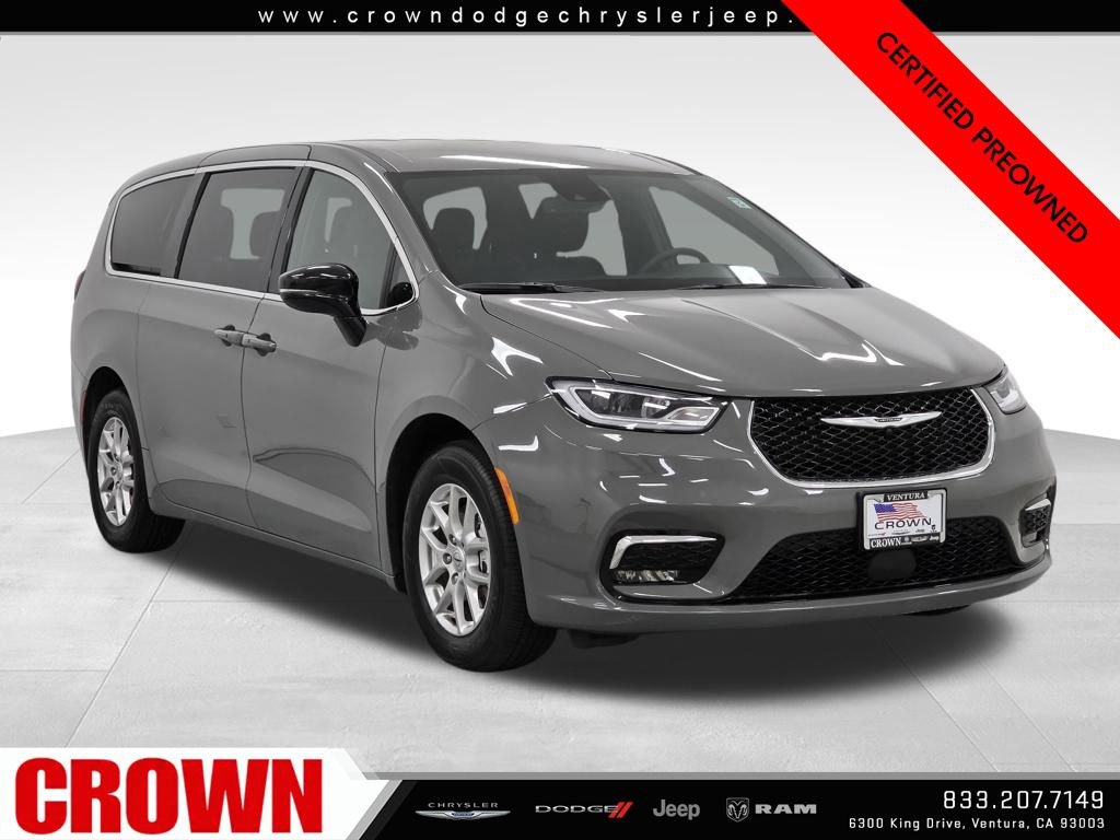 Used 2025 Chrysler Pacifica Select image 1