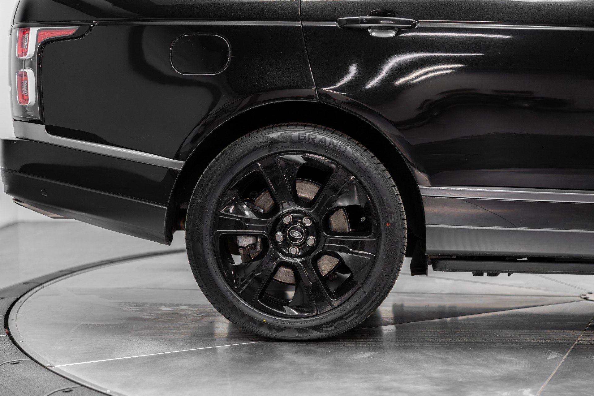 Used 2021 Land Rover Range Rover Westminster Edition image 16