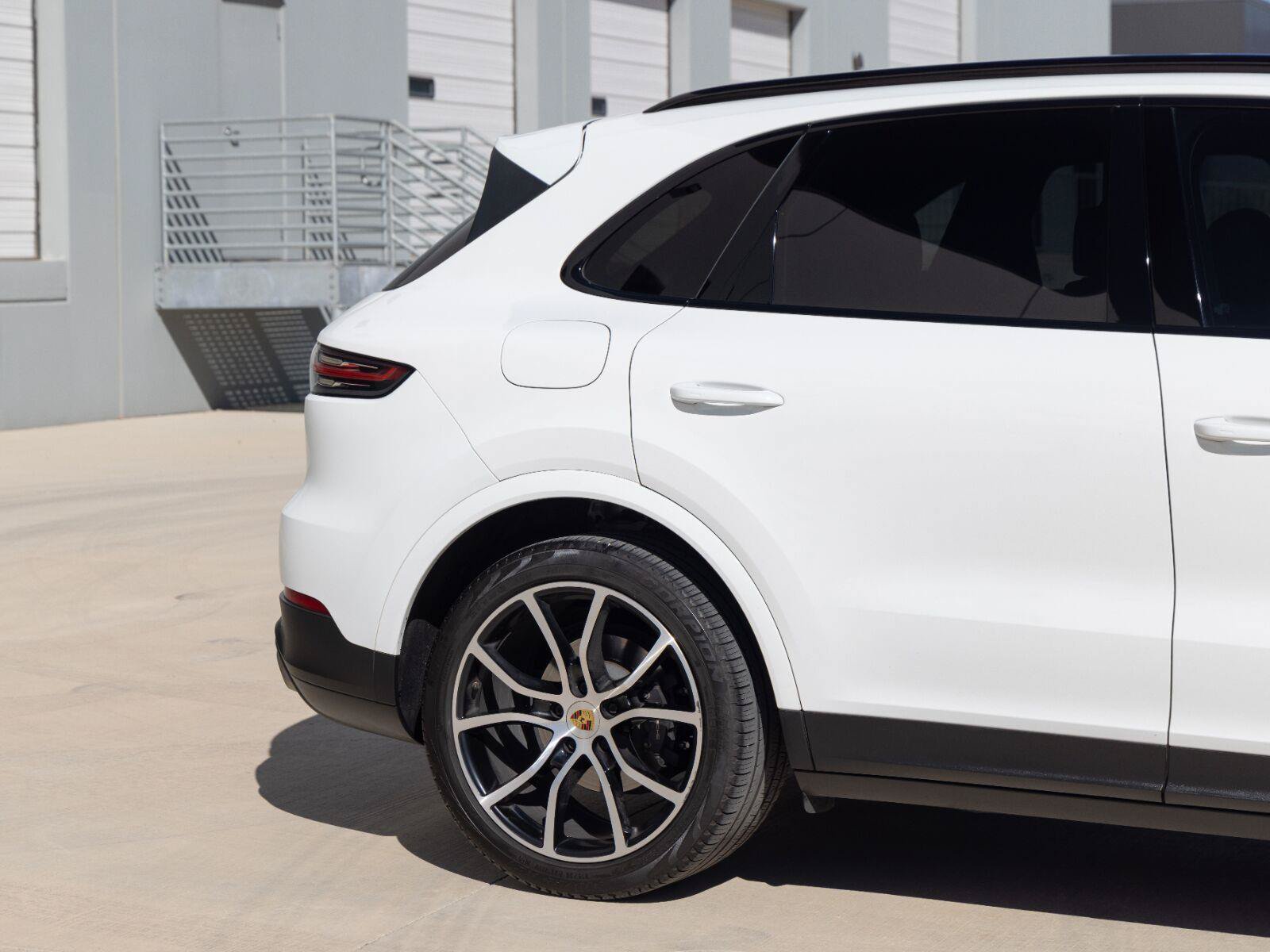 Used 2020 Porsche Cayenne AWD/4WD image 13