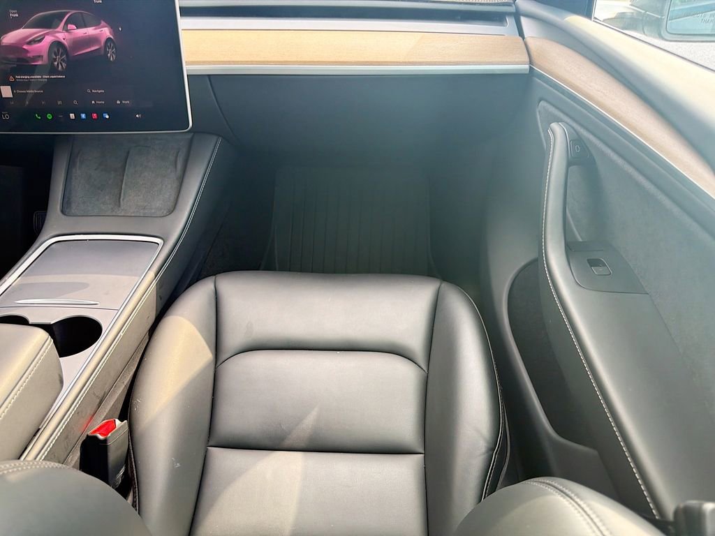 Used 2023 Tesla Model Y Long Range image 18