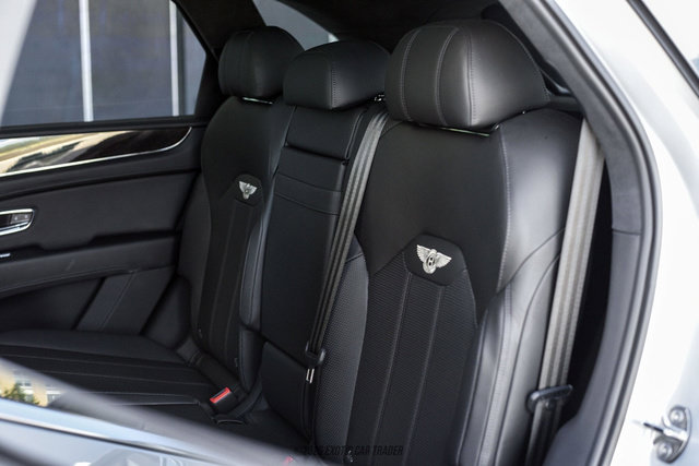 Used 2021 Bentley Bentayga AWD/4WD image 35