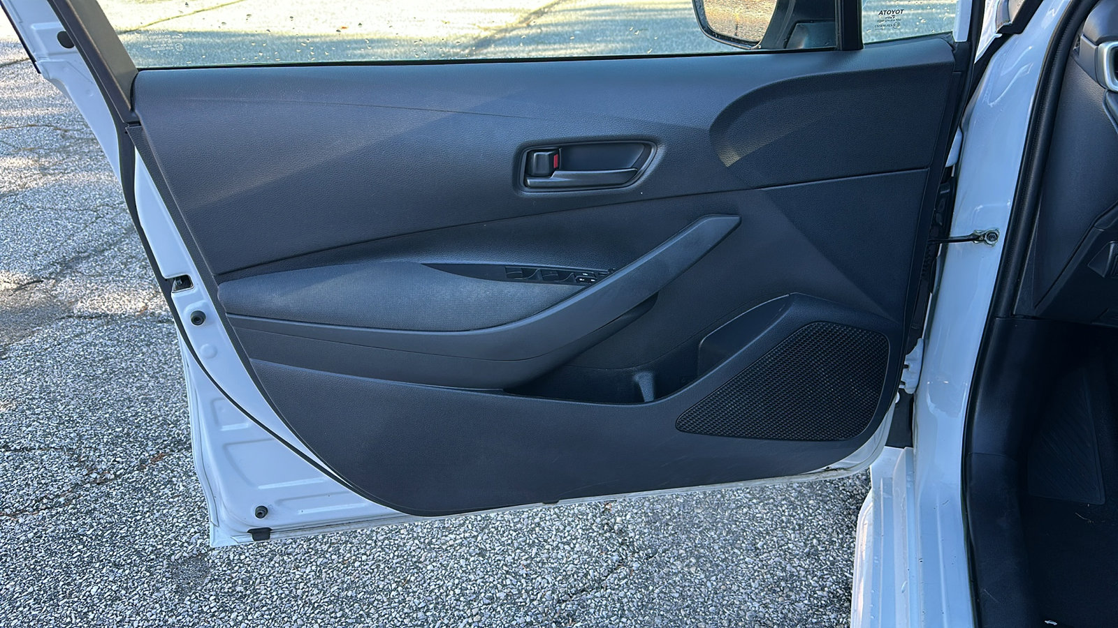 Used 2022 Toyota Corolla LE image 13