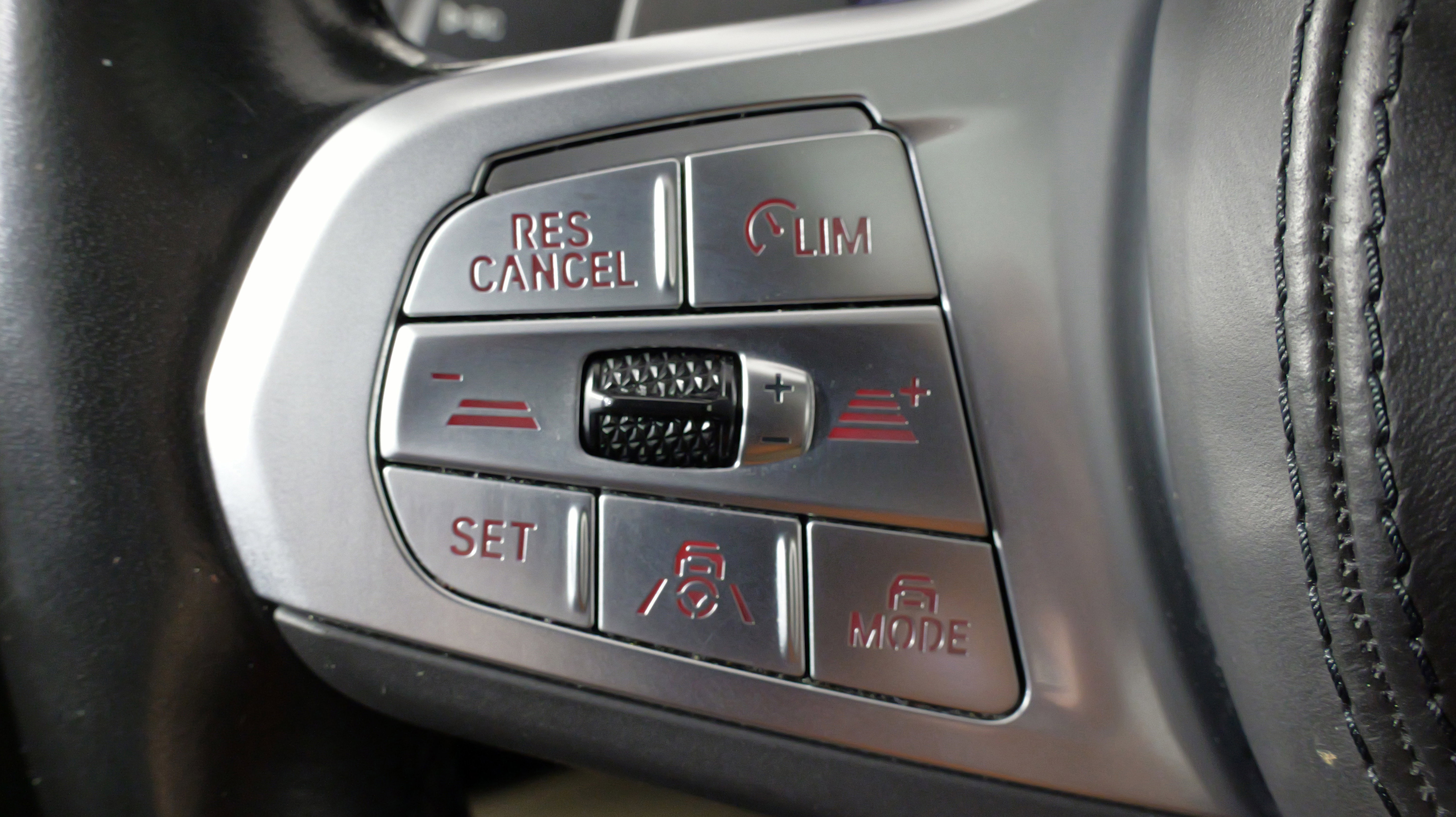 Used 2022 BMW 750i xDrive w/ Executive Package image 47