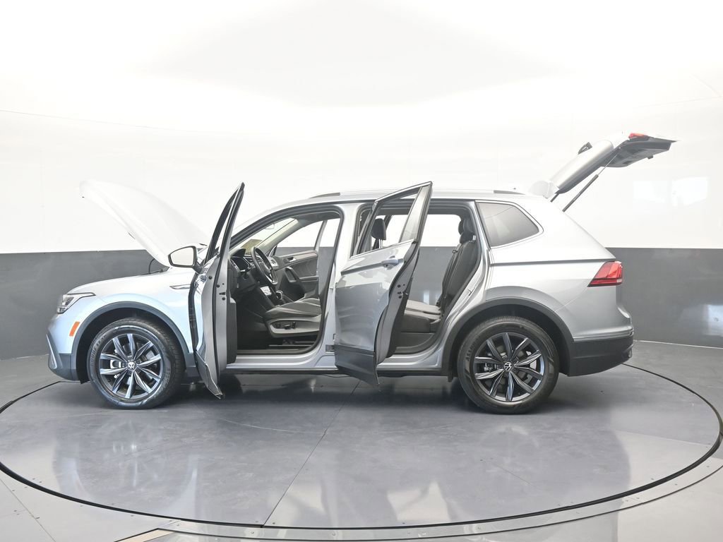 Used 2023 Volkswagen Tiguan SE image 74