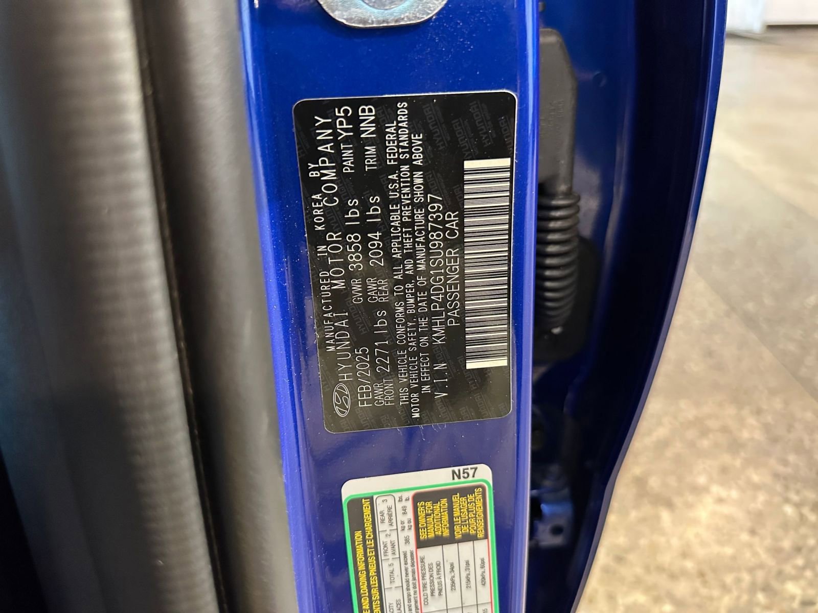 Used 2025 Hyundai Elantra Limited image 29