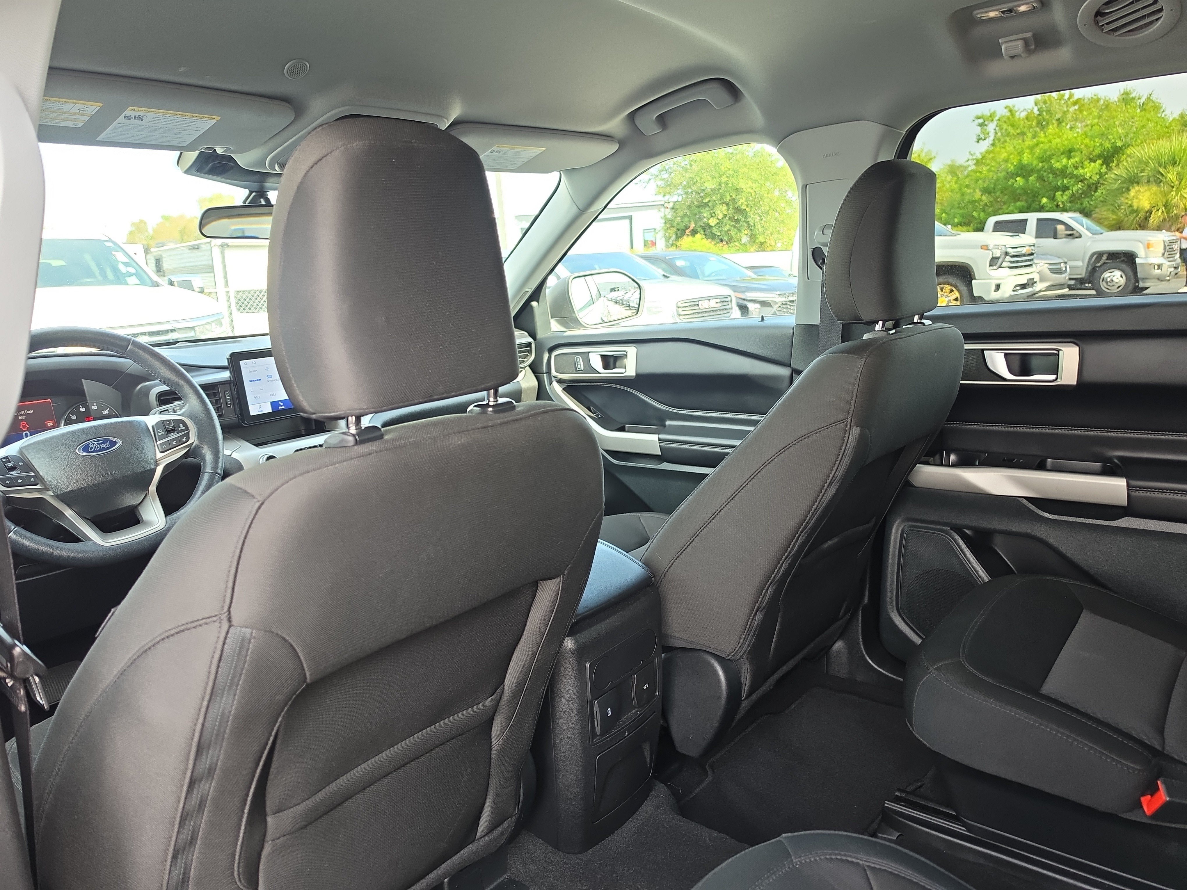 Used 2023 Ford Explorer XLT RWD image 11