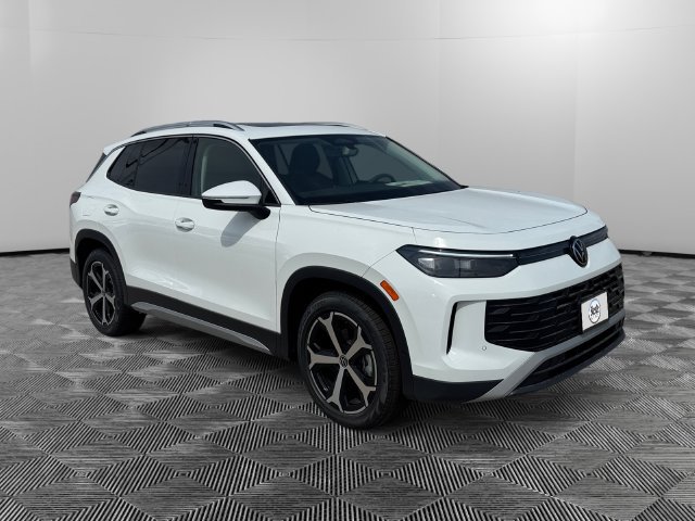 New 2026 Volkswagen Tiguan SE FWD image 7