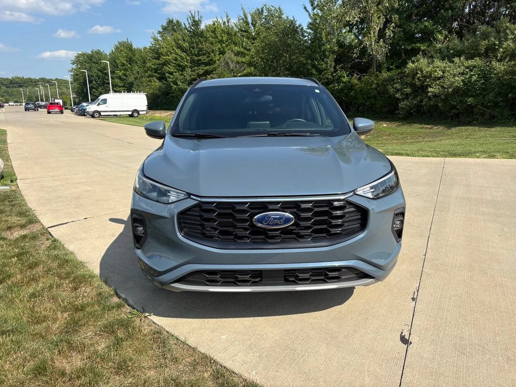 Used 2023 Ford Escape ST-Line Select AWD/4WD image 12