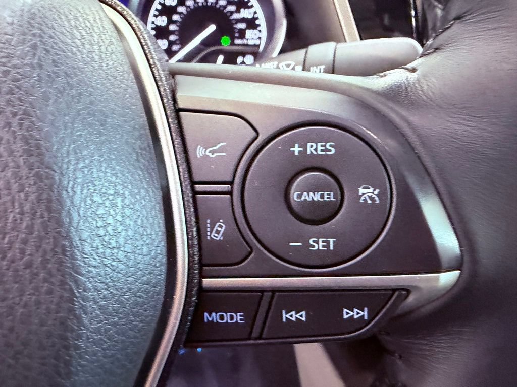 Used 2022 Toyota Camry XLE FWD image 20