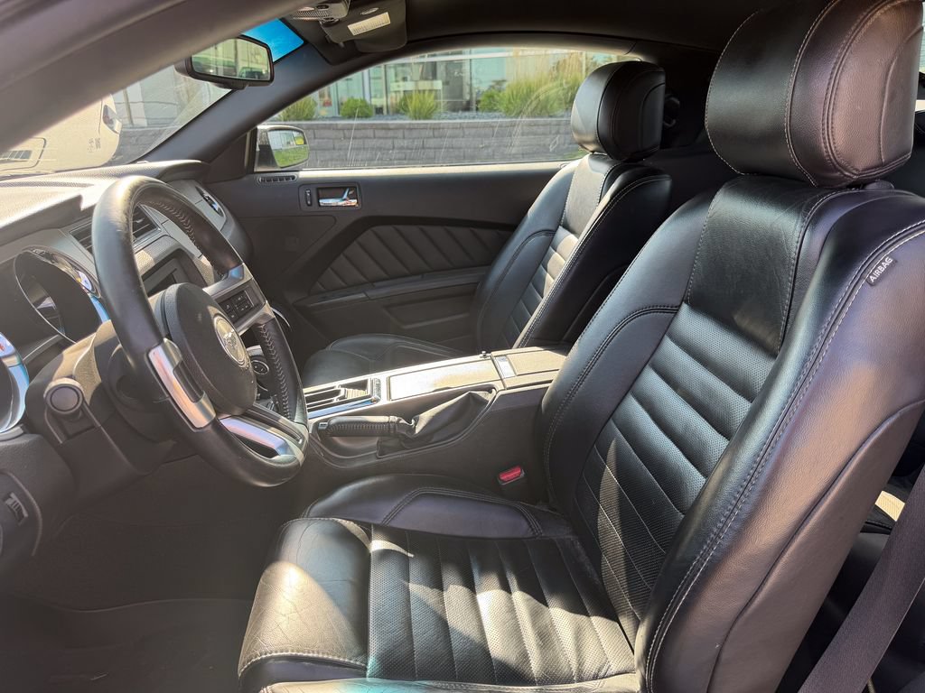 Used 2013 Ford Mustang Premium w/ V6 Performance Pkg RWD image 10