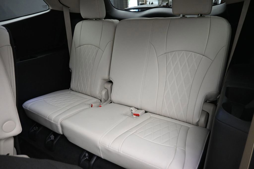 Used 2024 Buick Enclave Avenir w/ Avenir Technology Package AWD/4WD image 15