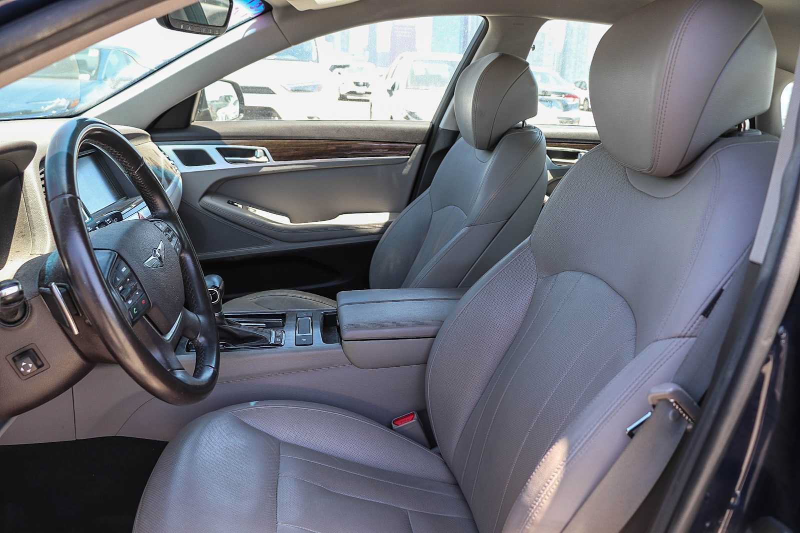 Used 2018 Genesis G80 3.8 RWD image 15