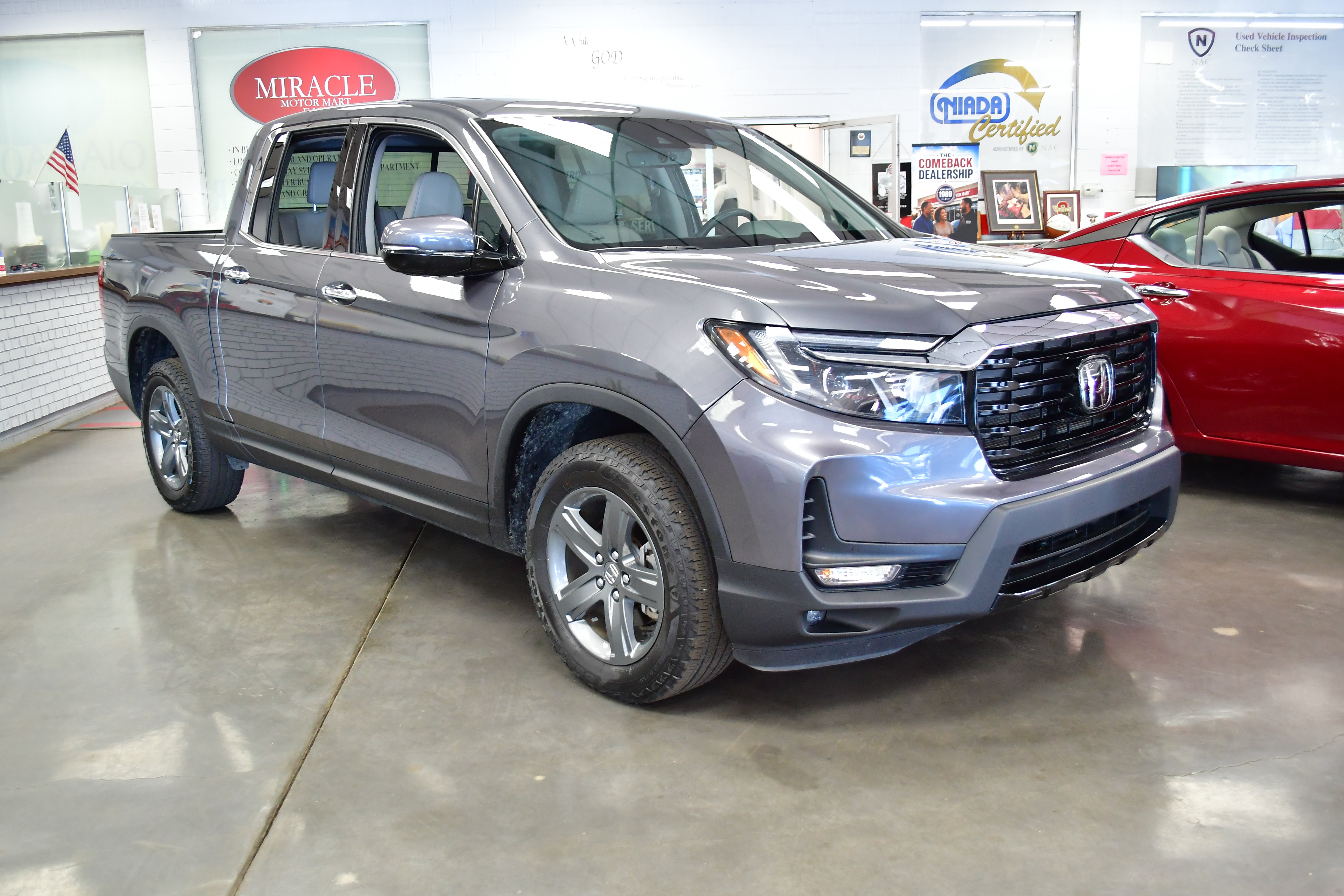 Used 2023 Honda Ridgeline RTL-E image 2