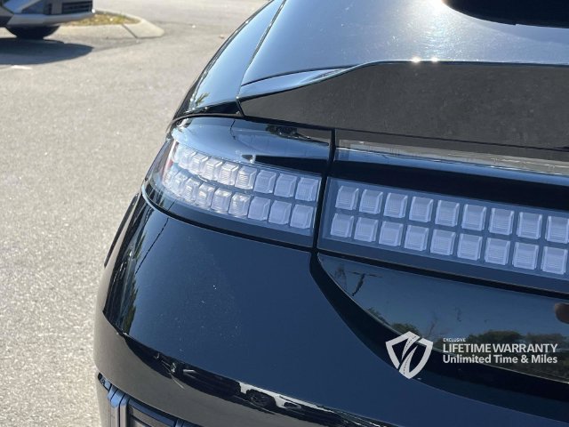 Used 2024 Hyundai Ioniq 6 SE RWD image 11
